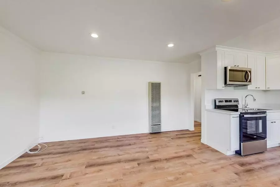 329 Lester Avenue, Oakland, CA 94606 photo 2