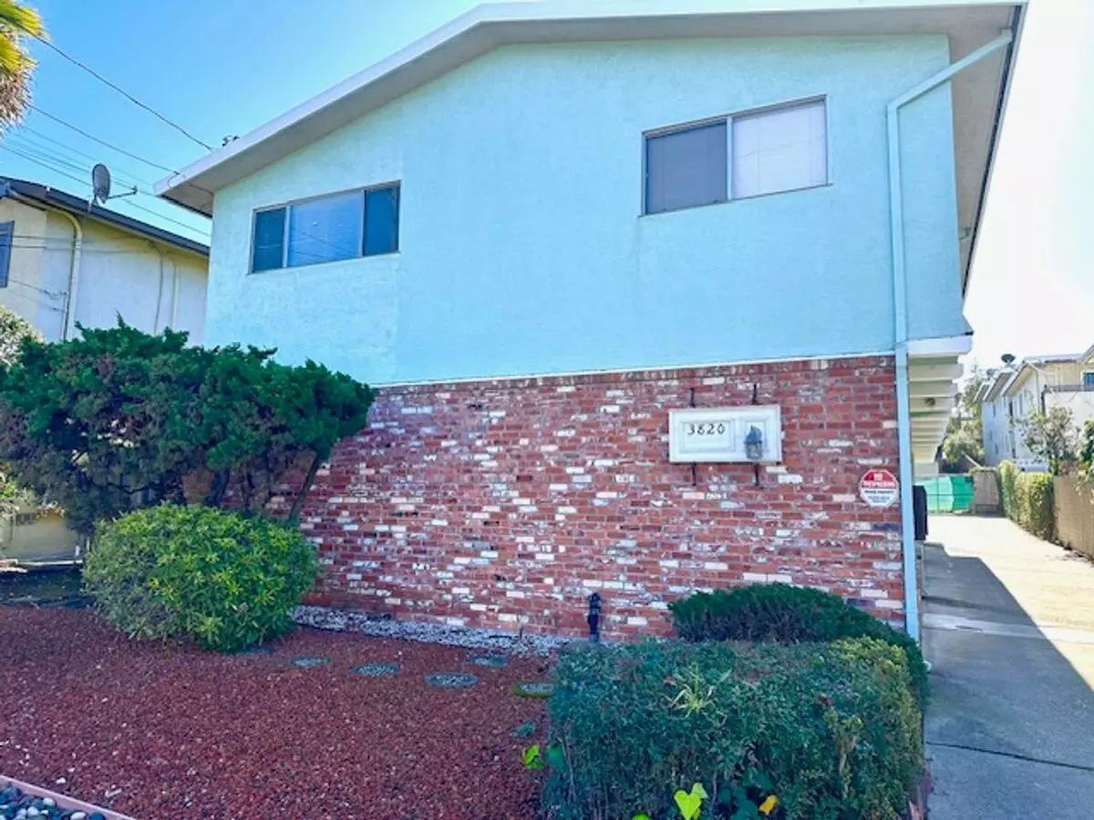 3820 Maybelle Avenue, Oakland, CA 94619 photo 2