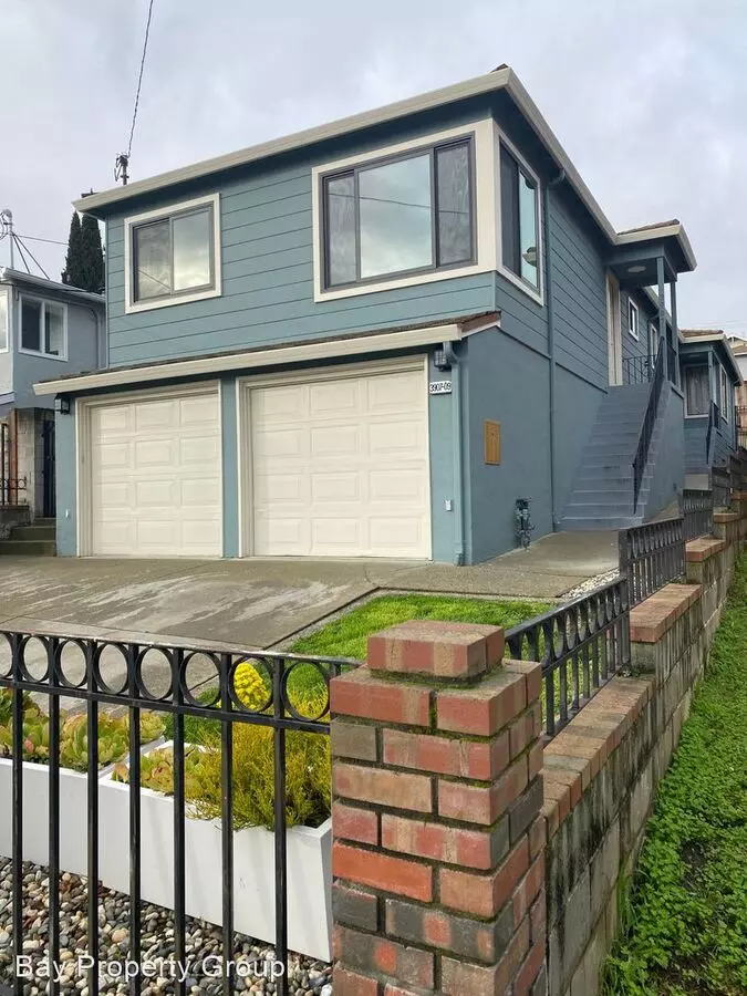 3907-3909 Nevil photo 2