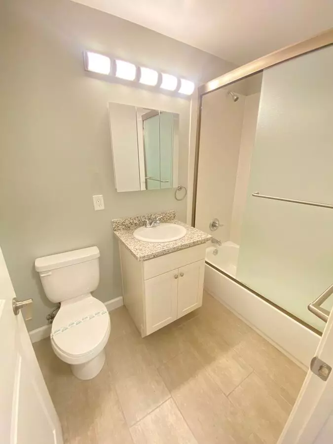 4124 Lyon Ave photo 2