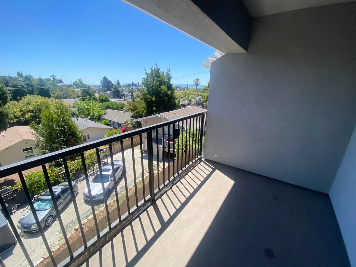 4124 Lyon Ave photo 5