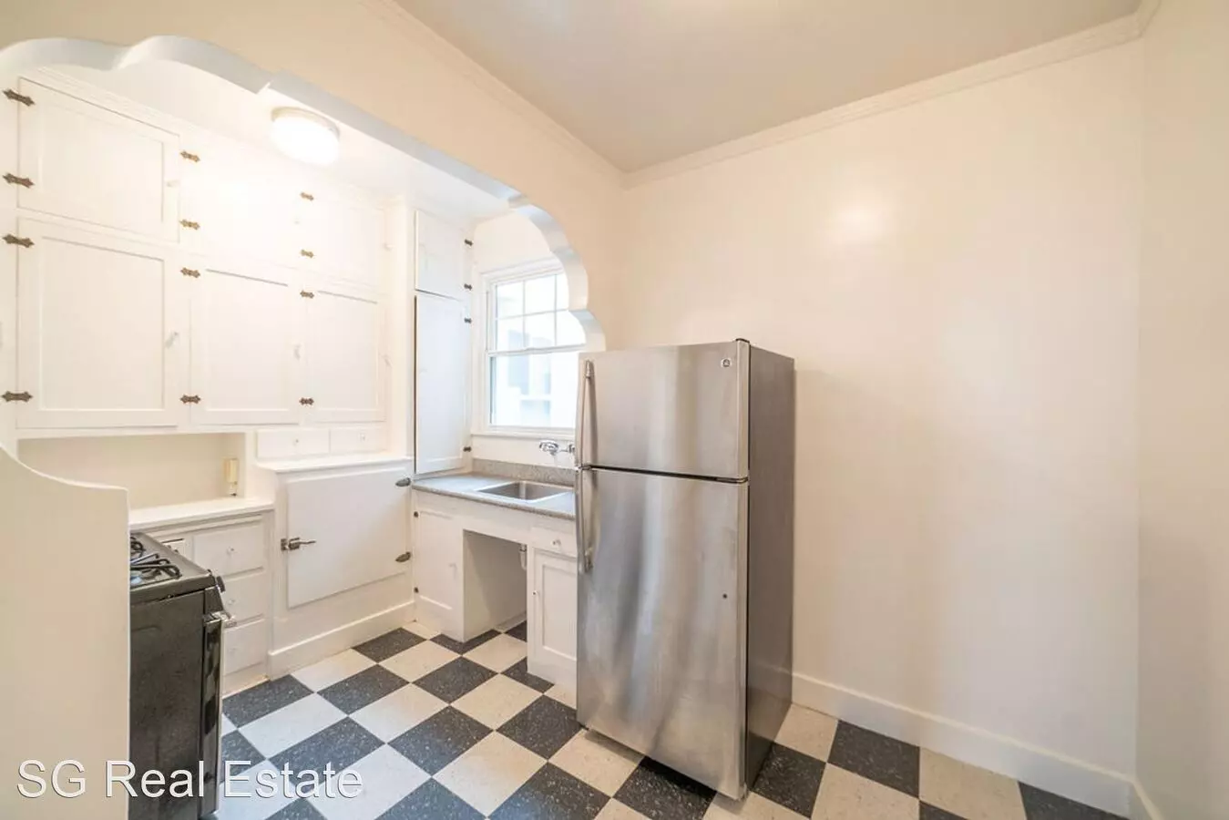 415 Perkins photo 3