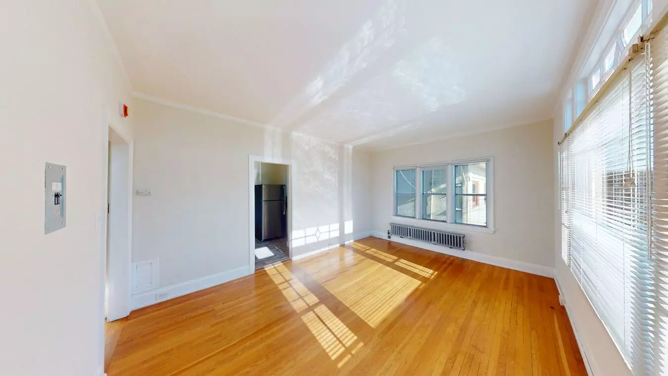 450 40th St. photo 3