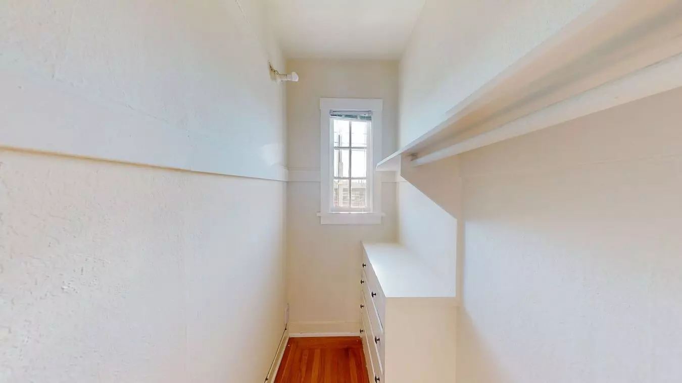 450 40th St. photo 5