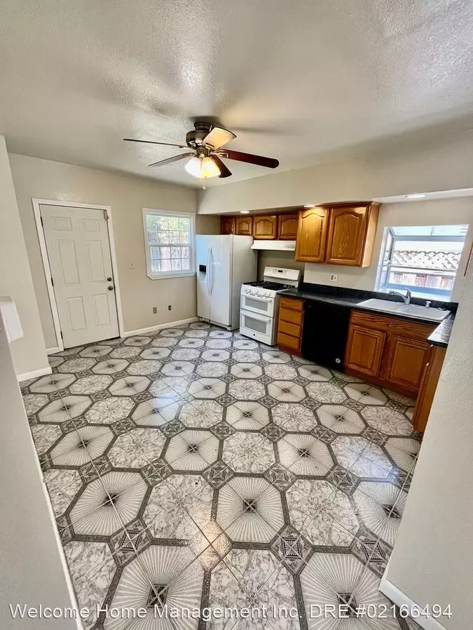 4533 Pampas Avenue, Oakland, CA 94619 photo 5