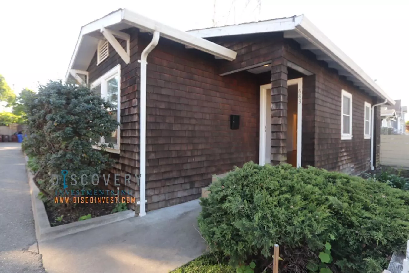 685 46th Street, Oakland, CA 94609 photo 2