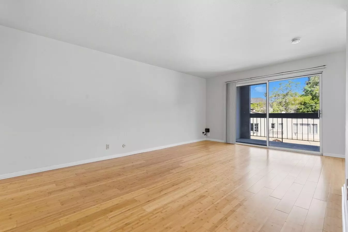 475 Weldon Ave. photo 3