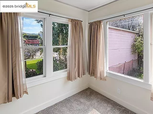 518 44th Street, Oakland, CA 94609 photo 4