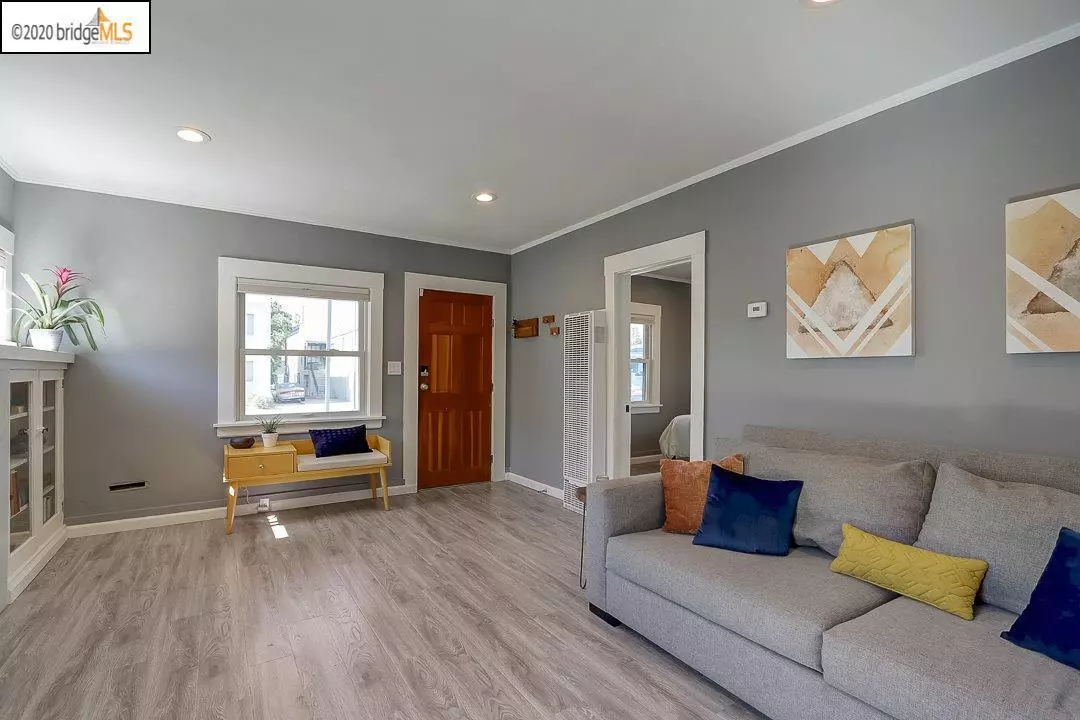 5217 Bancroft Avenue, Oakland, CA 94601 photo 3