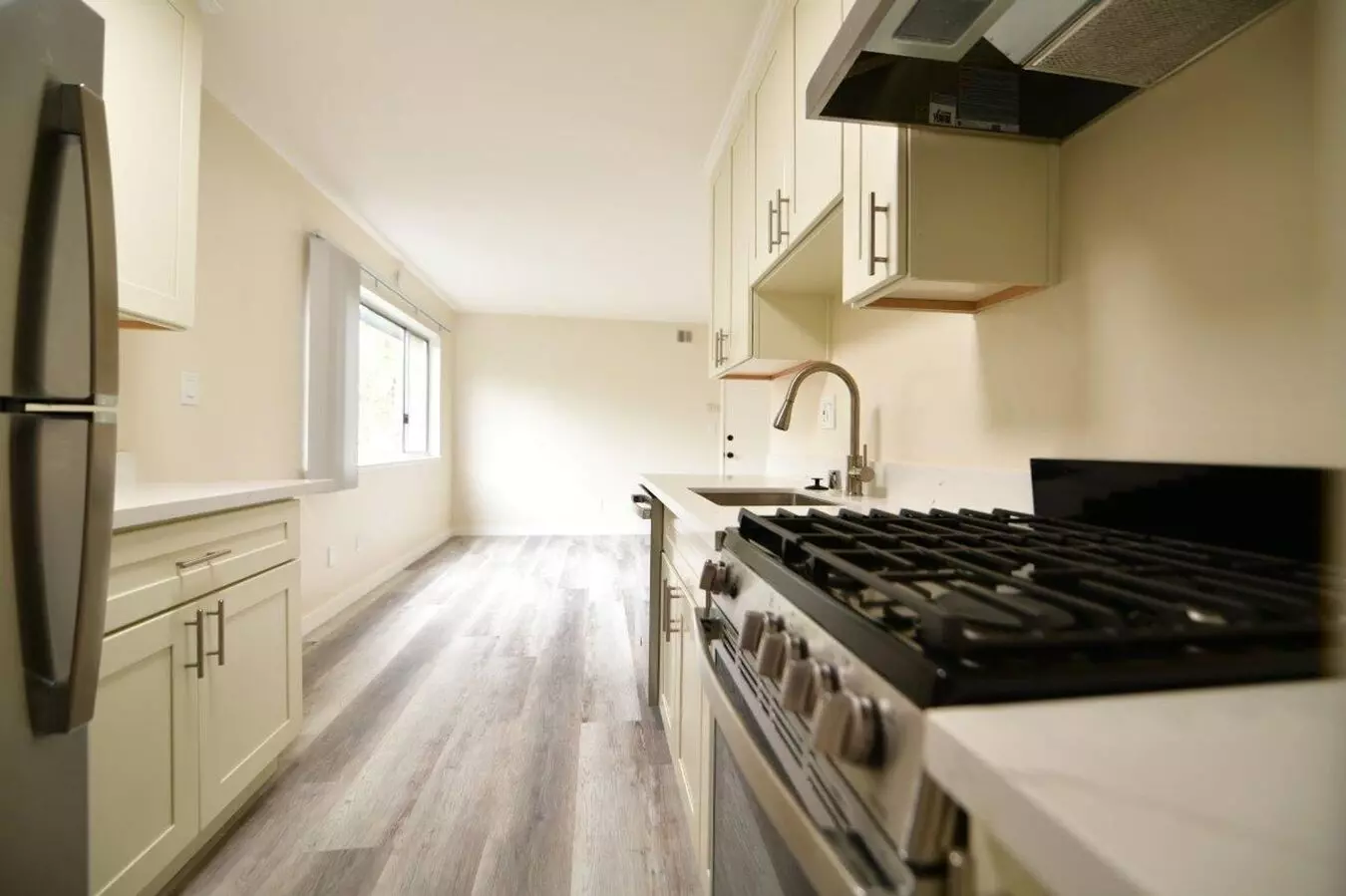 528 31st St photo 5