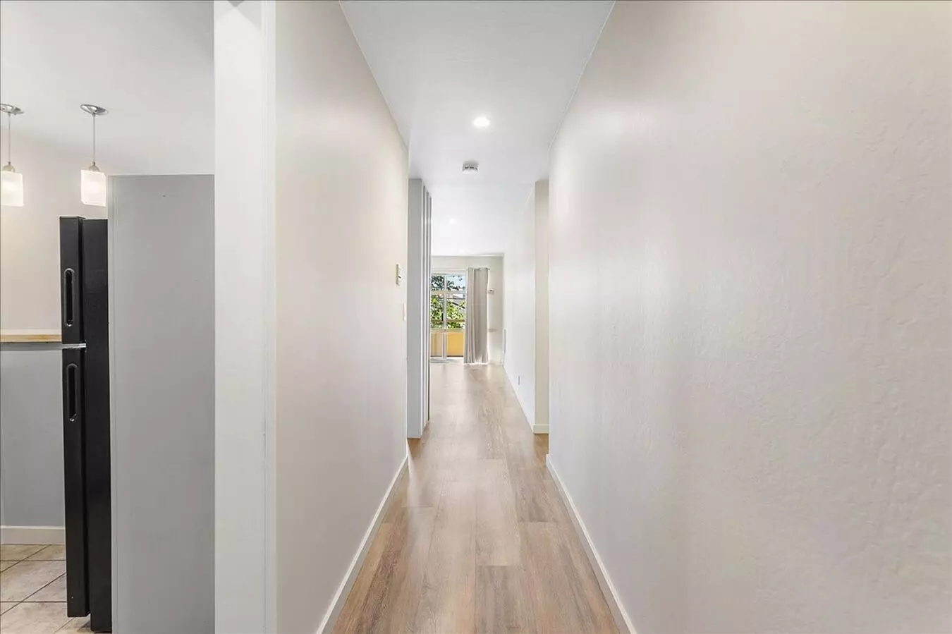 528 Merritt Ave #303 - 1 Bedroom | 1 Bath | 850 Sq Ft