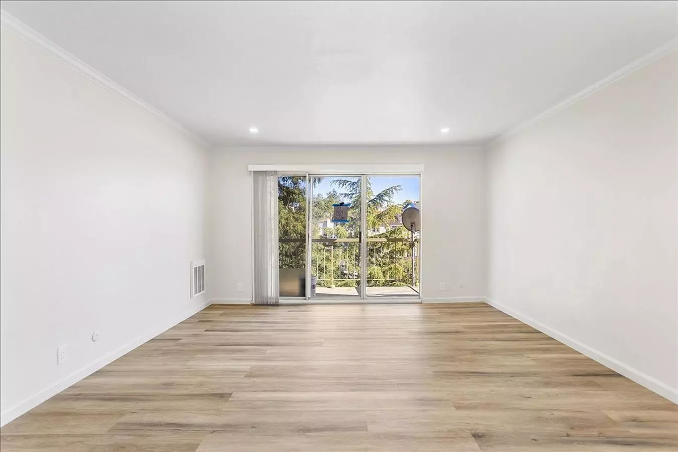 Apartments on Merritt Ave · Oakland photo 4