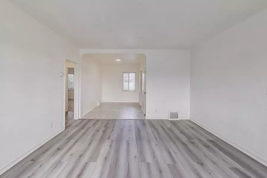 5492 Ruth Avenue, Oakland, CA 94601 photo 3