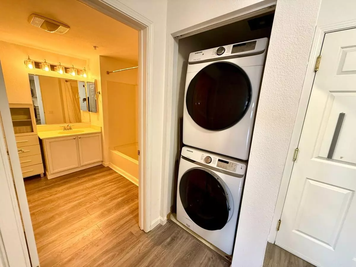 Secure Downtown Oakland 2 Br,2 Ba With Garage Parking, Ev Charging photo 3
