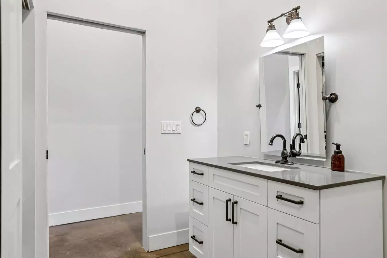 5610 Martin Luther King Jr Way, Oakland, CA 94609 photo 5
