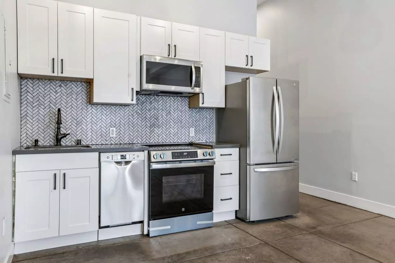 5610 Martin Luther King Jr Way, Oakland, CA 94609 photo 3