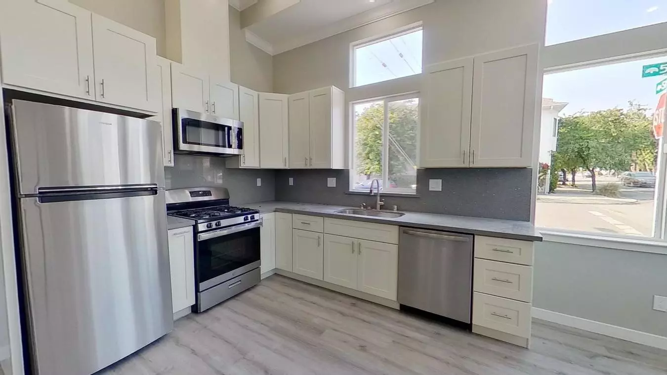 5699 Shattuck Avenue, Oakland, CA 94609 photo 2