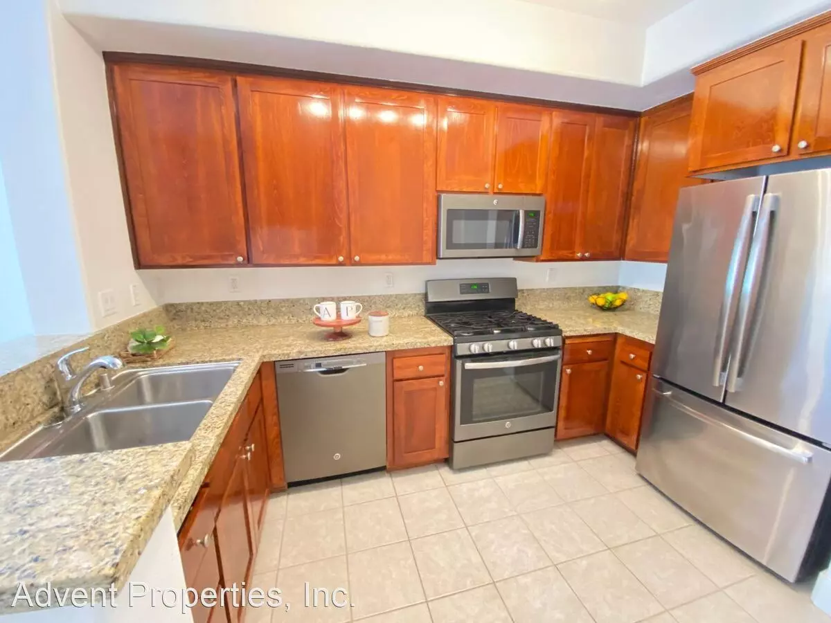 6123 Old Quarry Loop, Oakland, CA 94605 photo 2