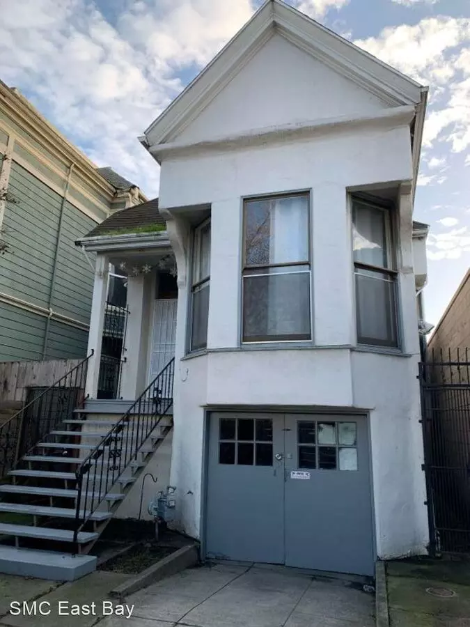 631 W Grand Ave photo 3