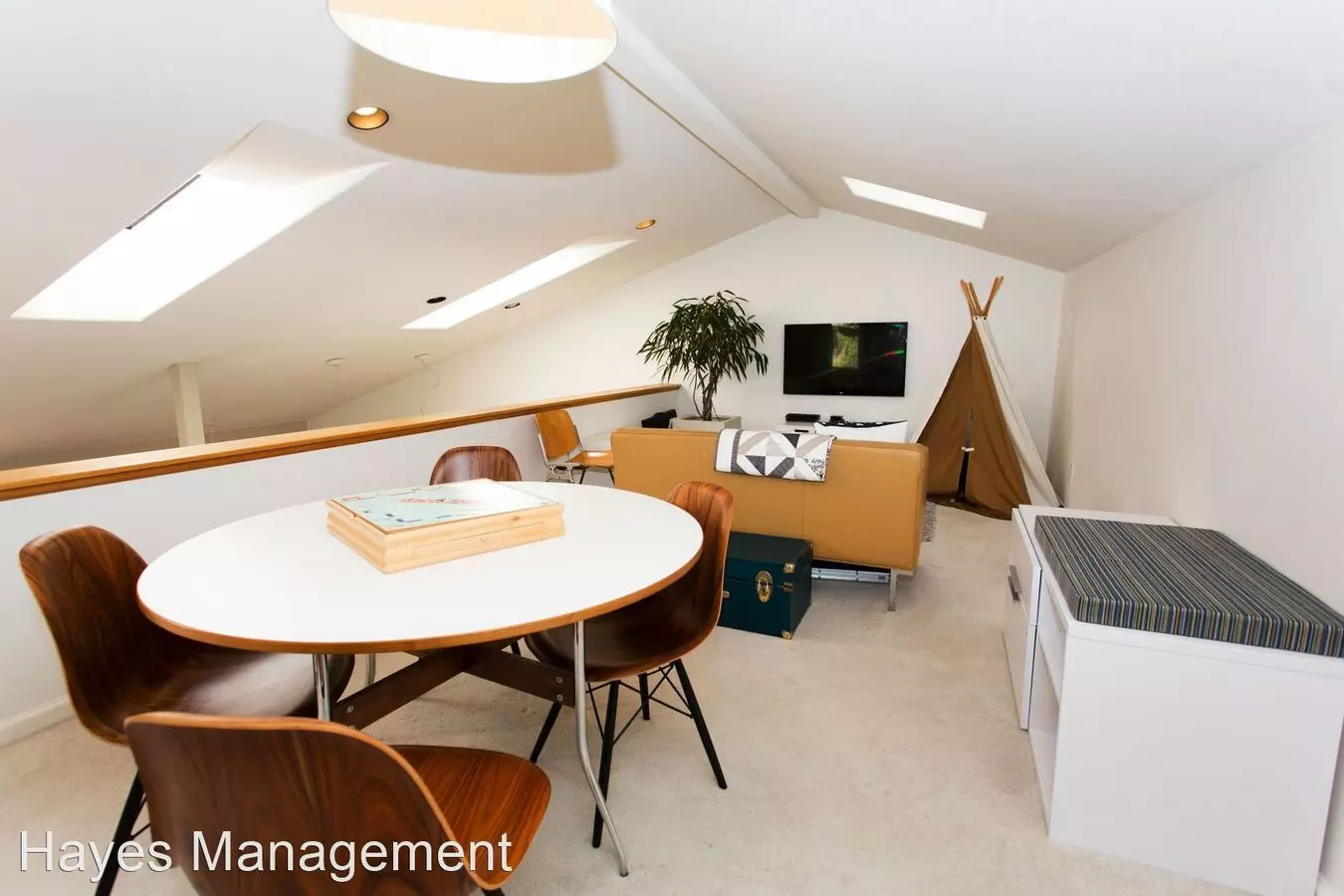 Fully Renovated Modern 4 Bedroom Home in Rockridge with Views photo 5