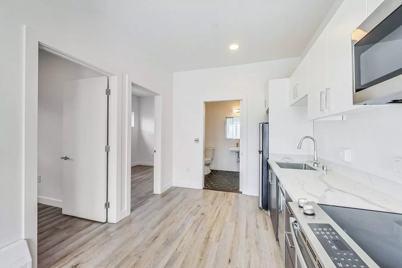669 24th St photo 5