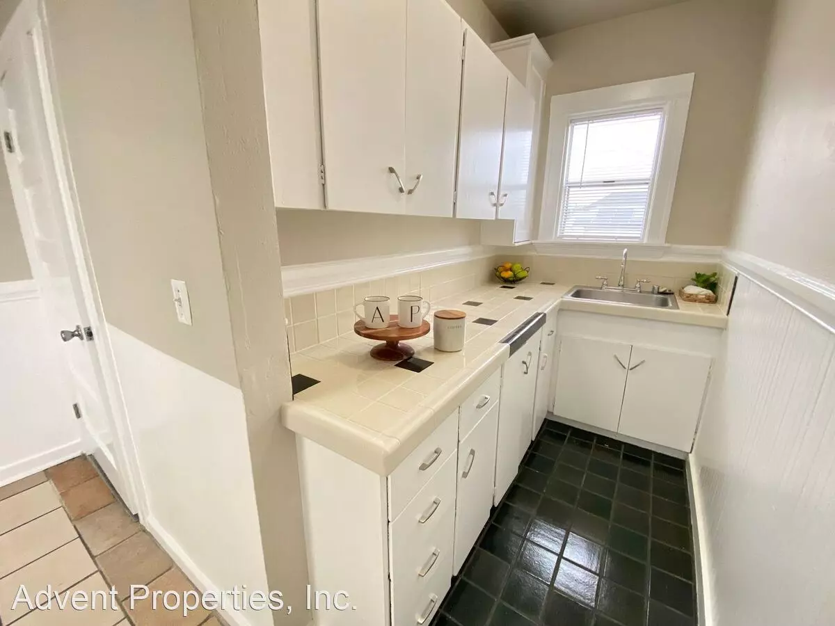 809-811 26th Street photo 2