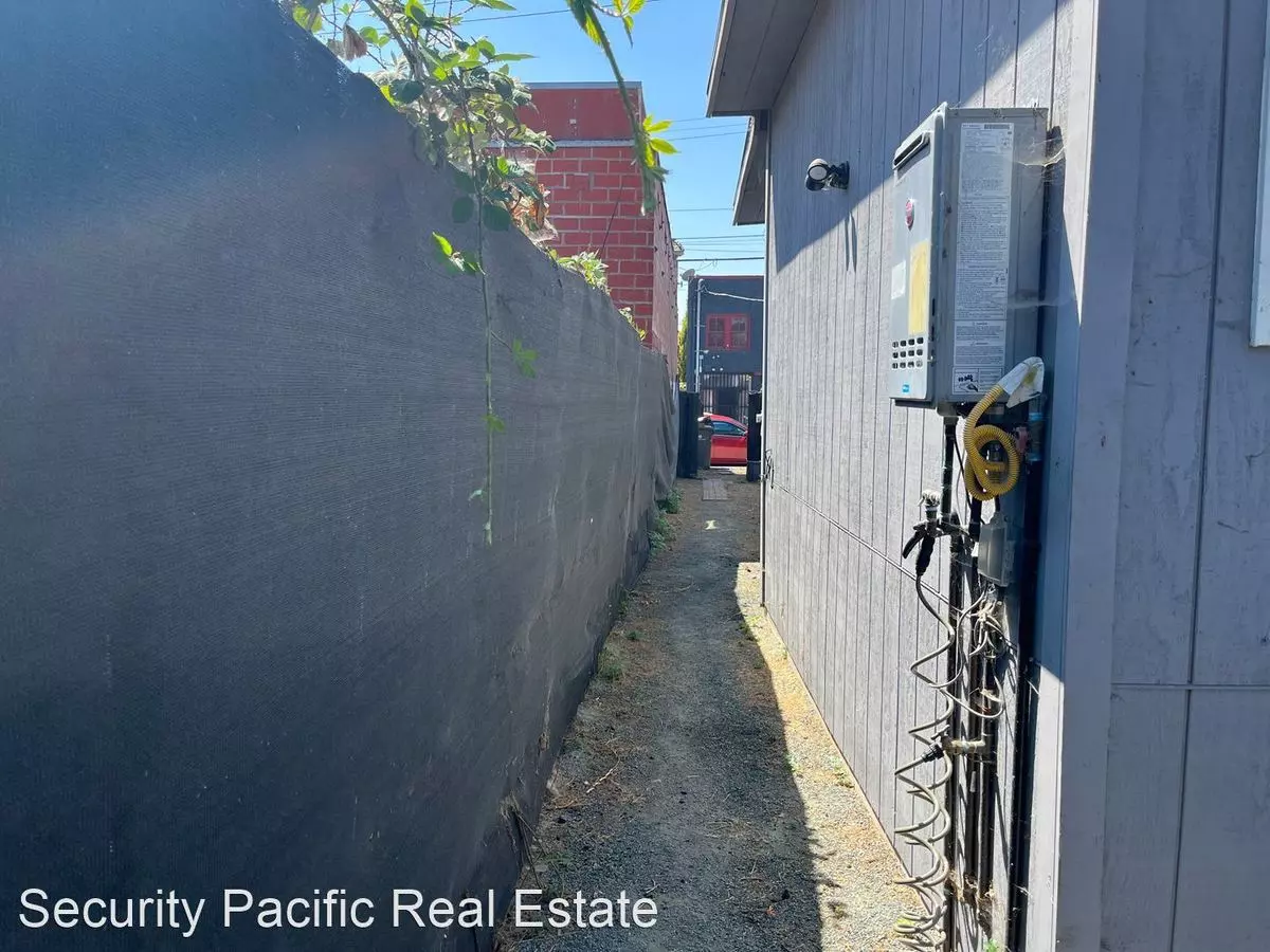 2201 West Street, Oakland, CA 94612 photo 3