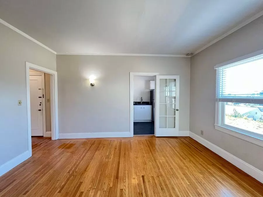 827 Warfield Avenue, Oakland, CA 94610 photo 2