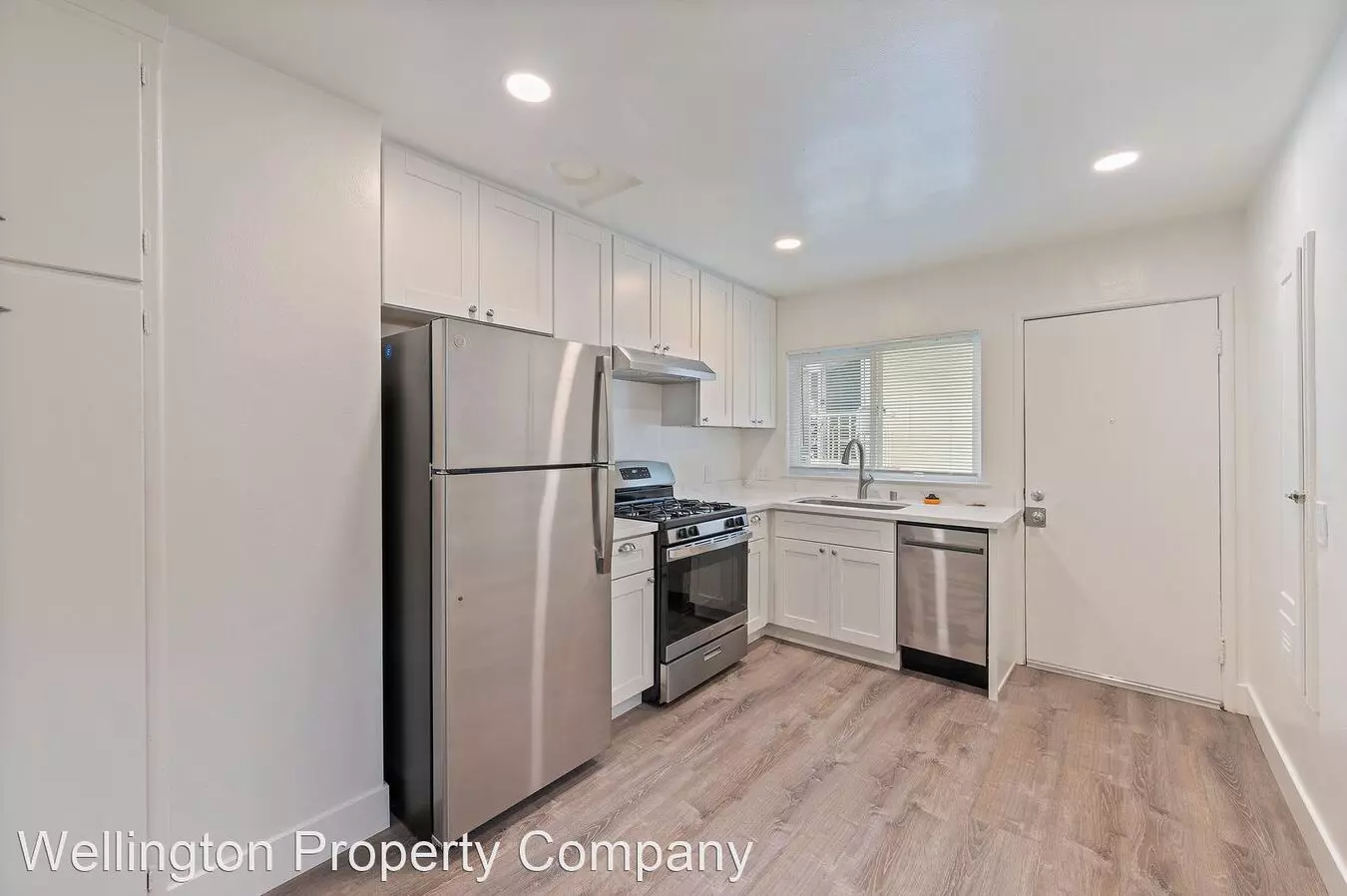856 Erie St. photo 4