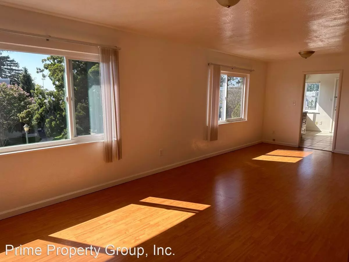 8634 MacArthur photo 2