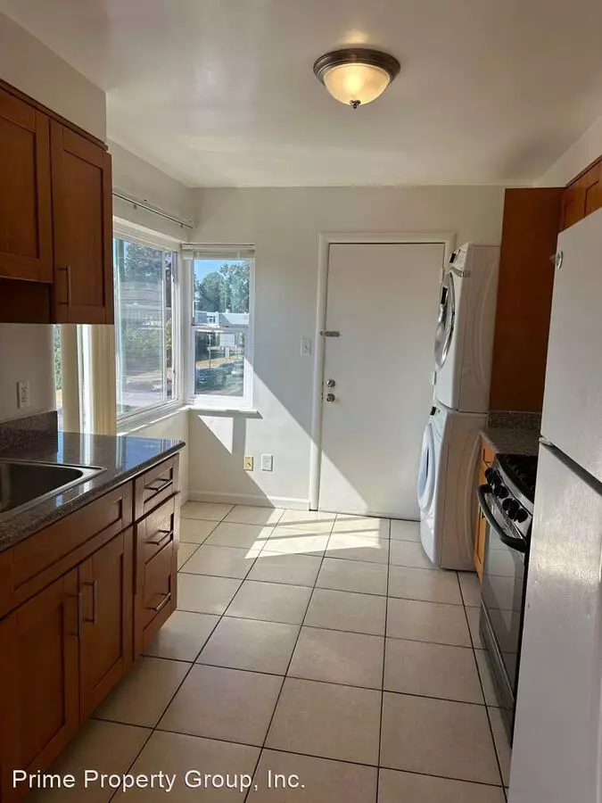 8634 MacArthur photo 5