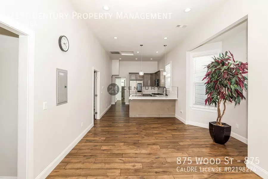 875 Wood St photo 5