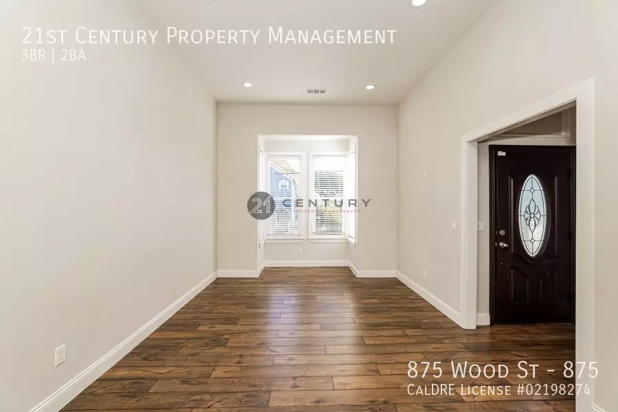875 Wood St photo 2