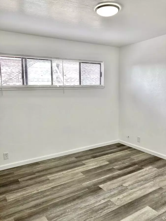 8811 A St. photo 2