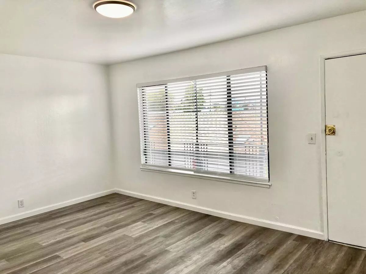 8811 A St. photo 5