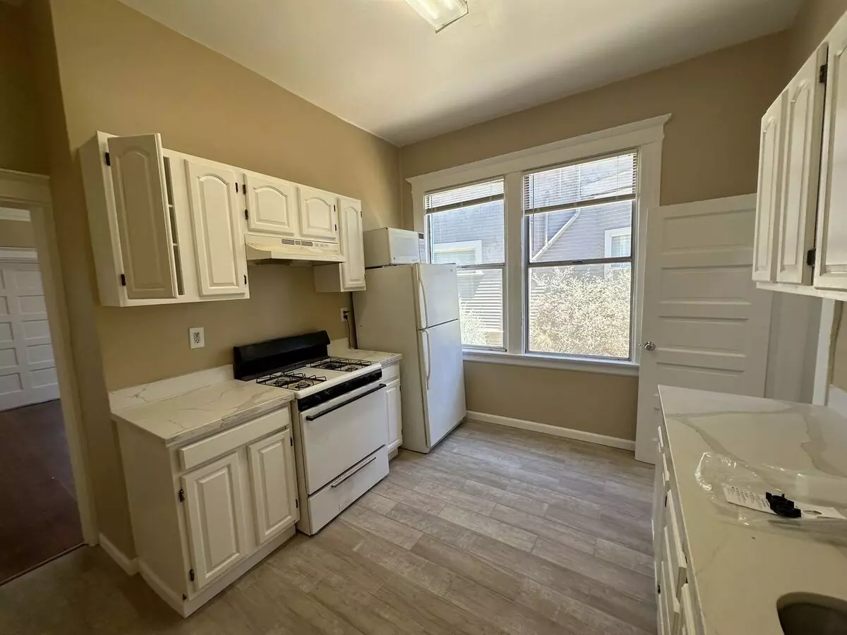 889 34th Street, Oakland, CA 94608 photo 4