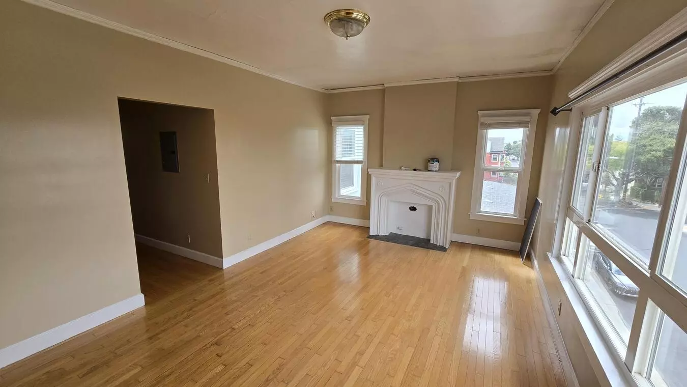 2BR/1BA Apartment on E 20th St · Oakland photo 5