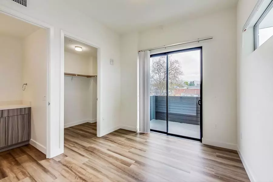 950 Lofts photo 2