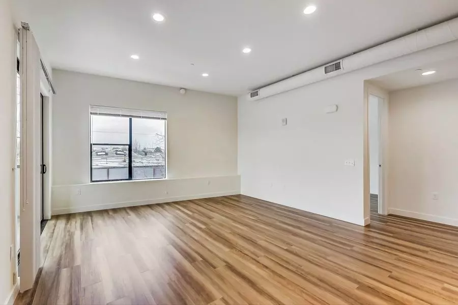 950 Lofts photo 5