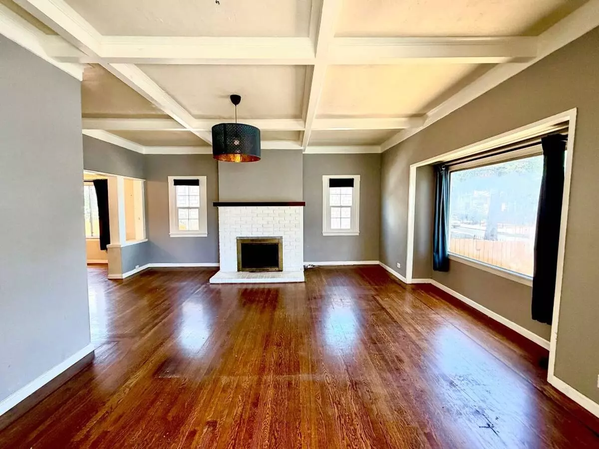 Amazing 3 Bedroom, 2 Bath Home With Gated Entry And Extra Studio photo 4