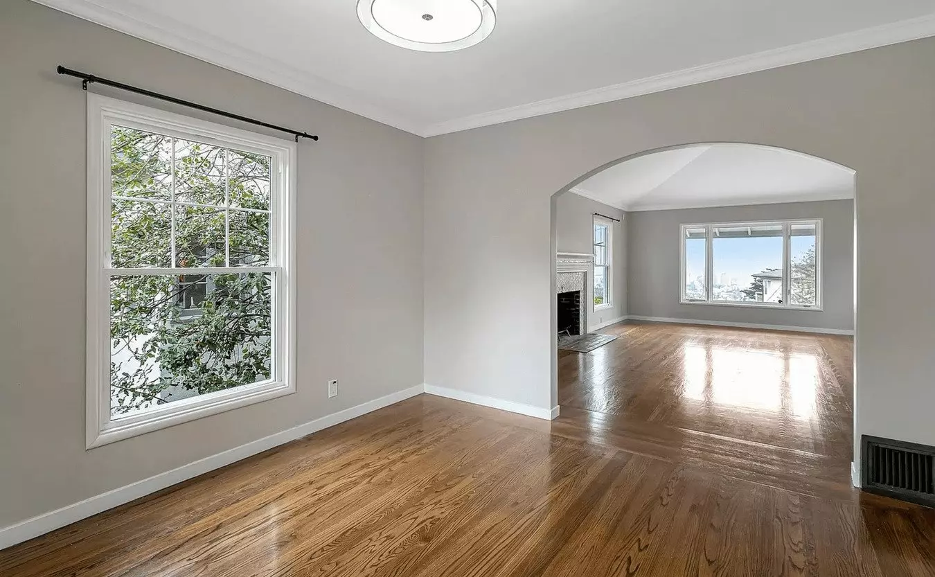 Beautiful Home In Upper Oakmore! photo 5