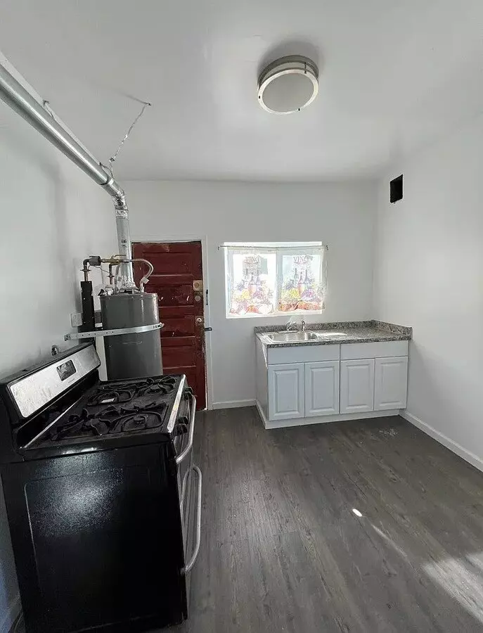 Brand New 1Bed Room 1Bathroom Unit Remodeled photo 3