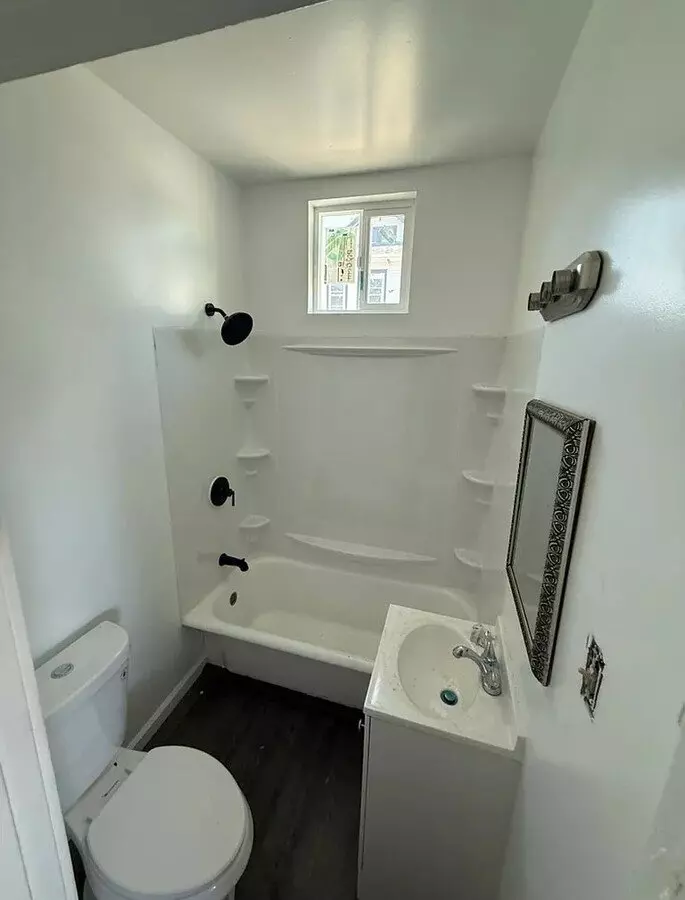 Brand New 1Bed Room 1Bathroom Unit Remodeled photo 4