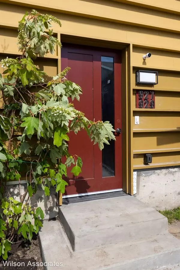 929 Grace Ave. photo 3