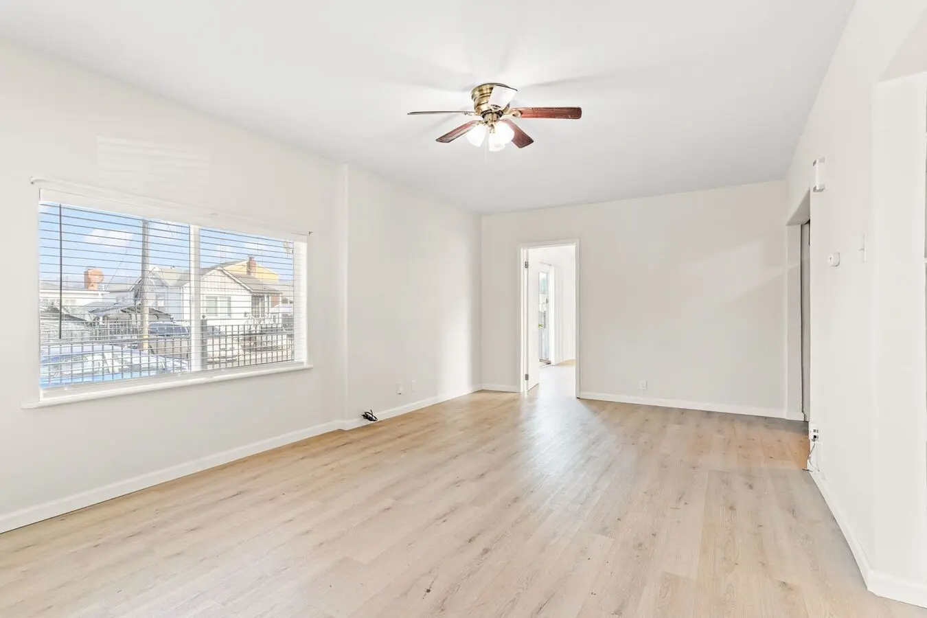 Nice And Bright 2br / 2ba Condo Near Durant Square Mall photo 3