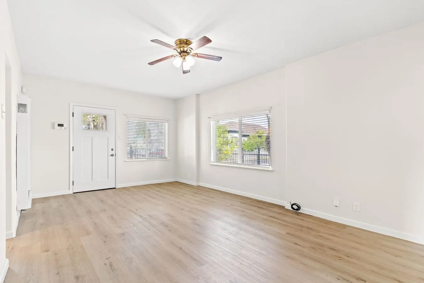 Nice And Bright 2br / 2ba Condo Near Durant Square Mall photo 5
