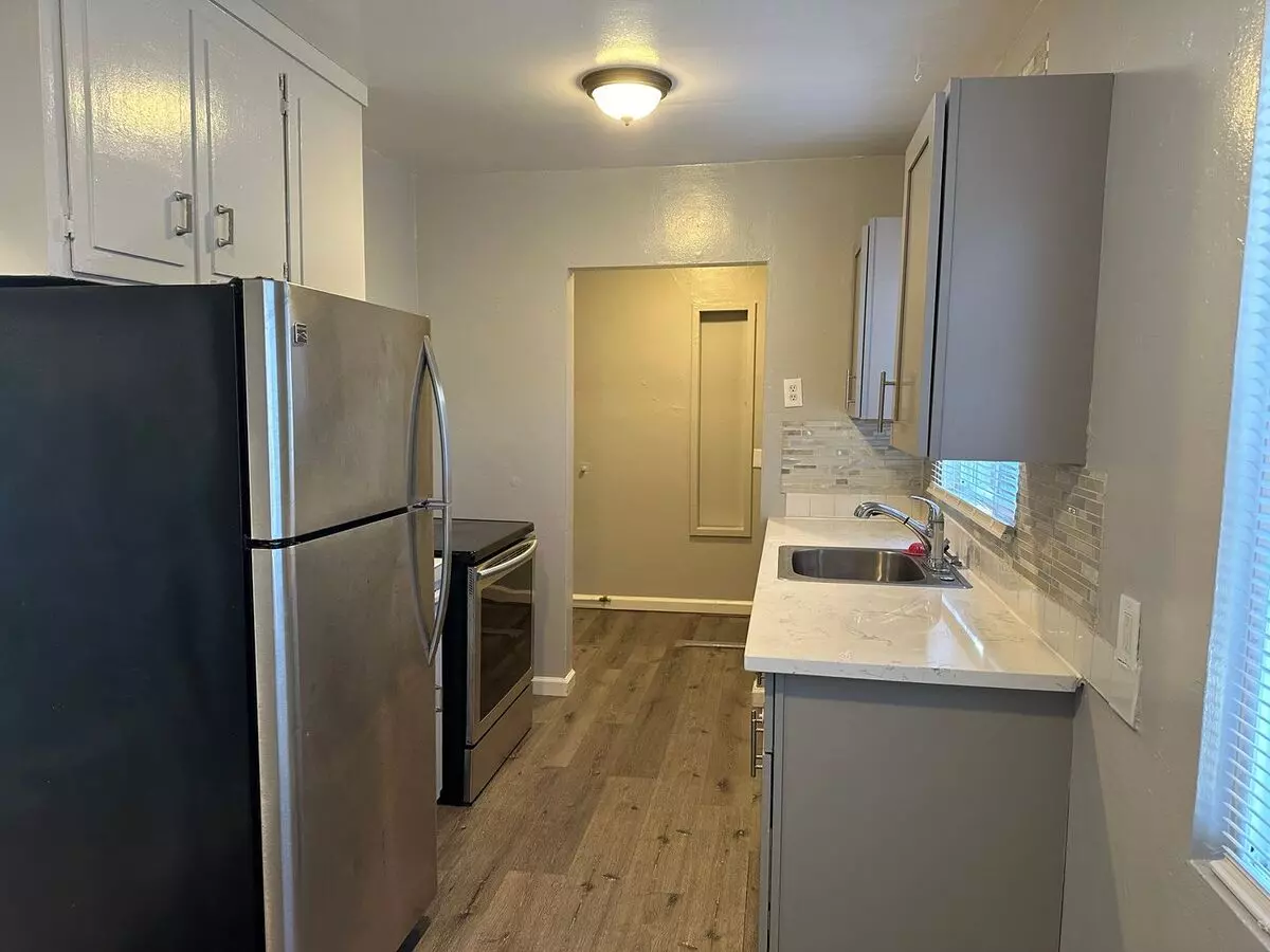 71 Pearl St Lease Only photo 2