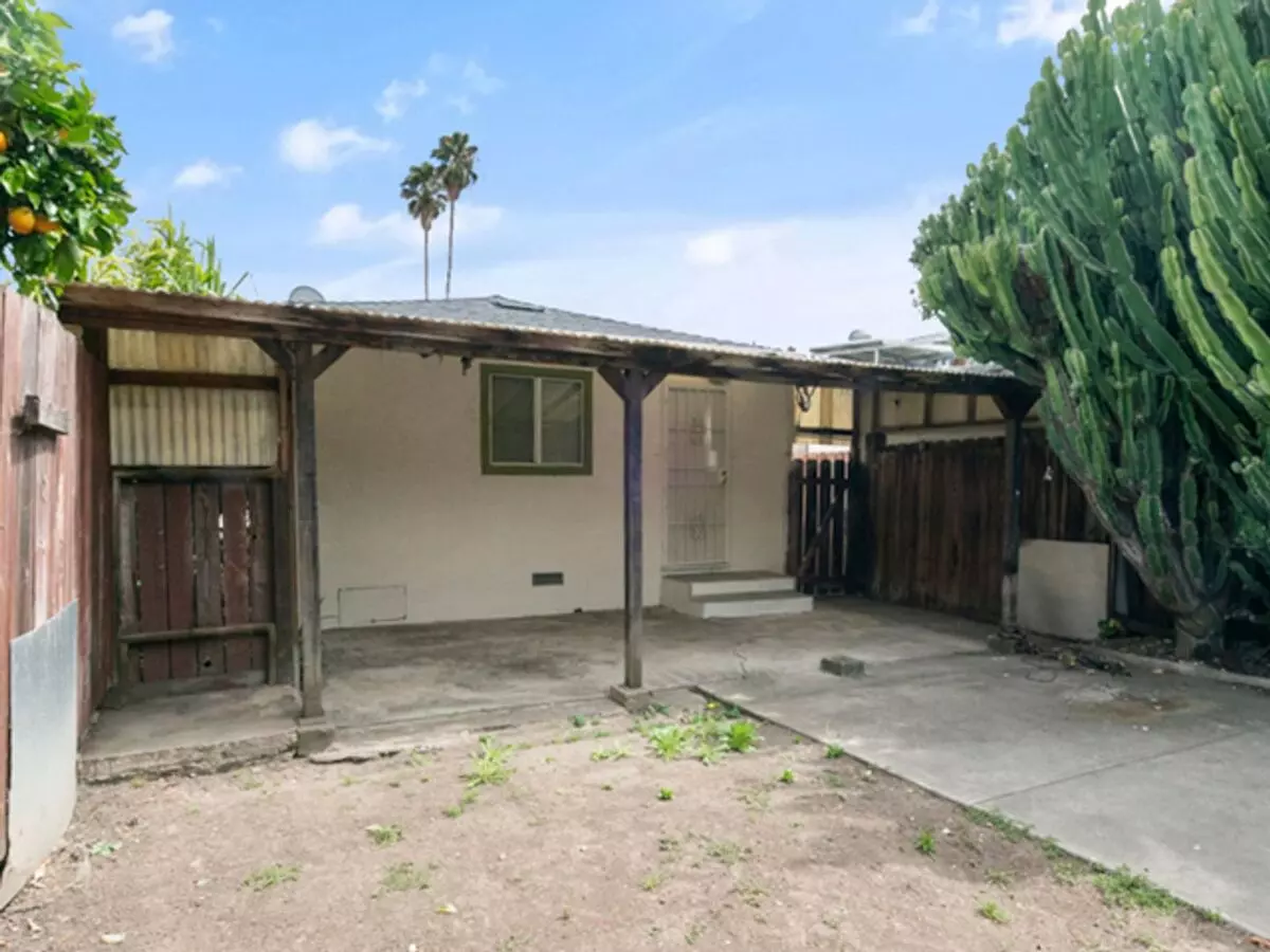 Charming 3-bedroom, 1-bath Home photo 2