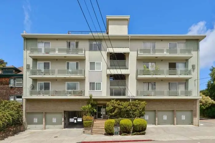 3877 Howe Street, Oakland, CA 94611 photo 2
