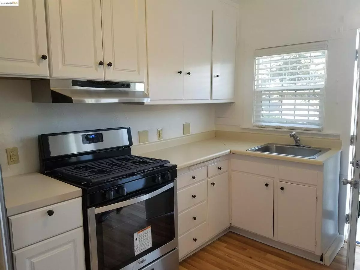 1943 11th Avenue, Oakland, CA 94606 photo 4
